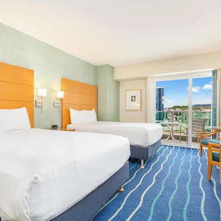 Castle At Ala Moana Hotel